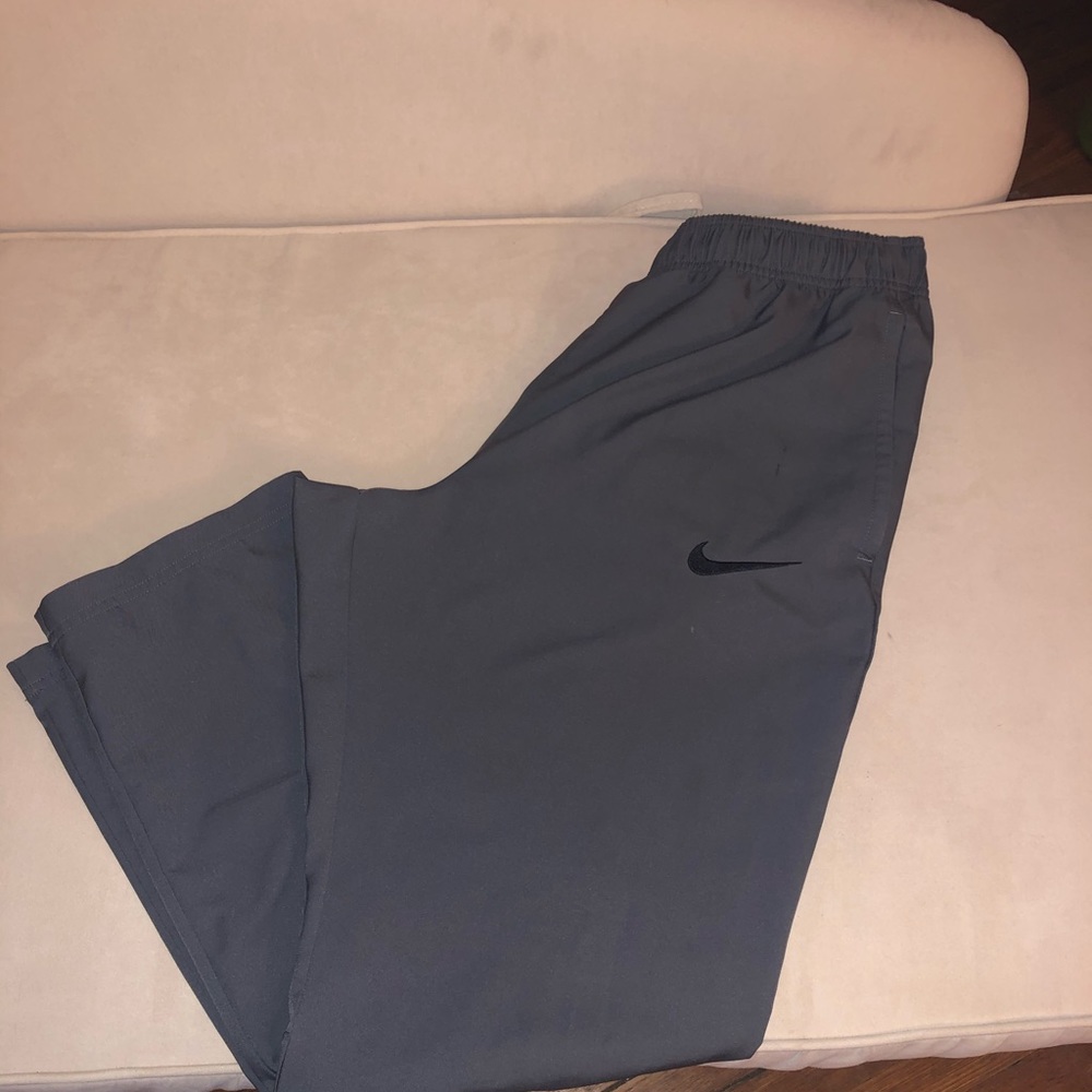 Nike XL MENS Pants GENTLY USED FOR GOLF